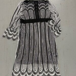 Chic Monochrome Long Sleeve Dress